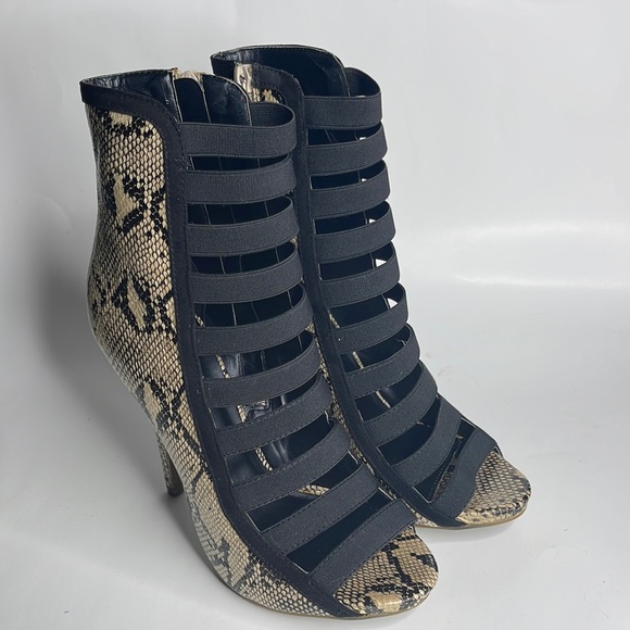 Wild Diva Shoes - Wild Diva Faux Snakeskin Black Cream Strappy Heels Shoe Stiletto Size 8.5